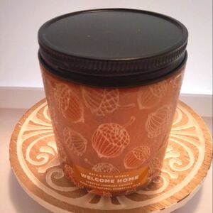 Bath & Body Works Welcome Home Scented Candle